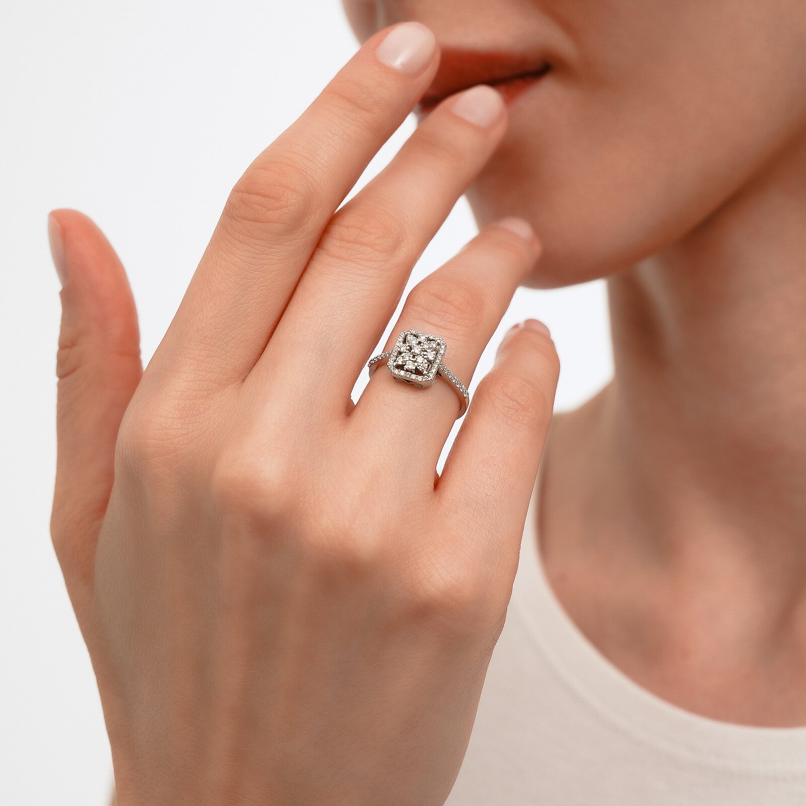 0,49 Karat Laboratuvar Pırlanta Kare Gül Yüzük